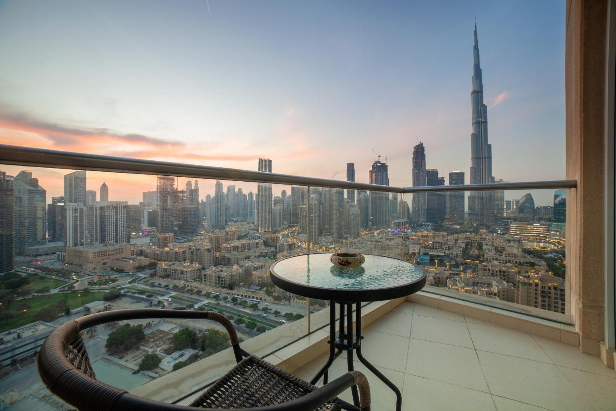 Upgraded Apartment With Stunning Burj Khalifa View دبي المظهر الخارجي الصورة