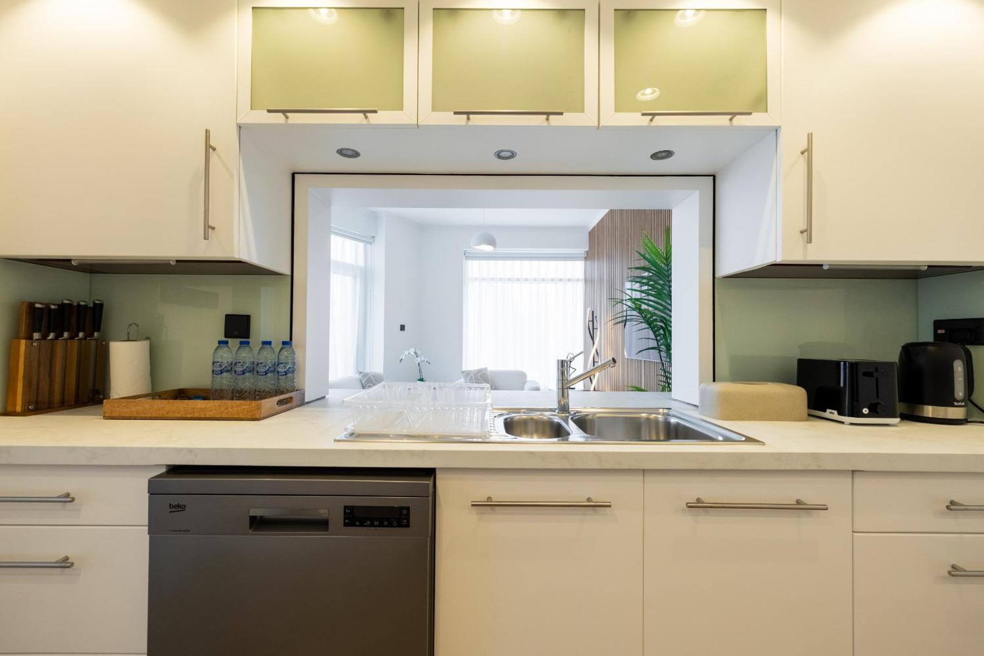 Upgraded Apartment With Stunning Burj Khalifa View دبي المظهر الخارجي الصورة