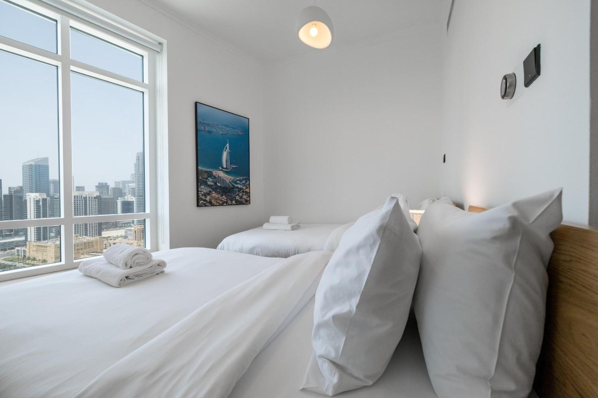Upgraded Apartment With Stunning Burj Khalifa View دبي المظهر الخارجي الصورة