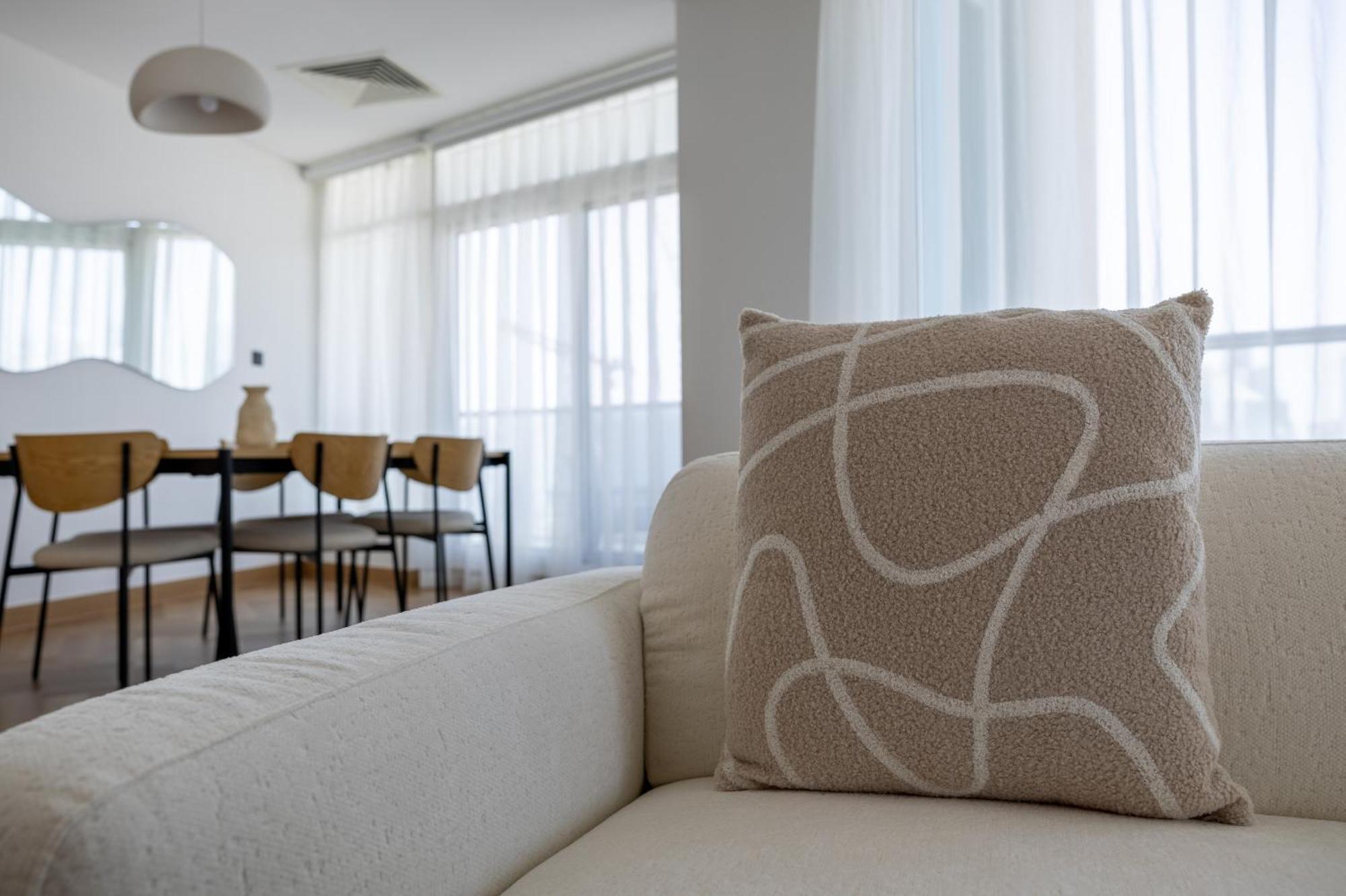 Upgraded Apartment With Stunning Burj Khalifa View دبي المظهر الخارجي الصورة